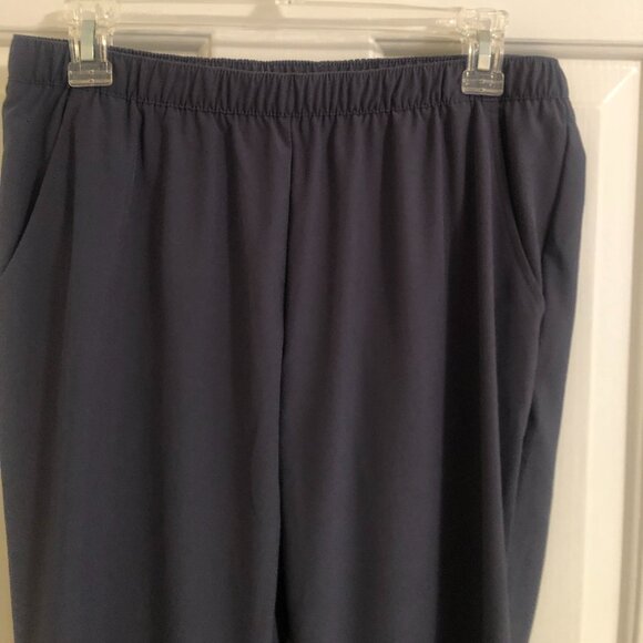 Ladies' Speedo dark blue active wear, perfect for the gym, size medium, - Picture 6 of 8